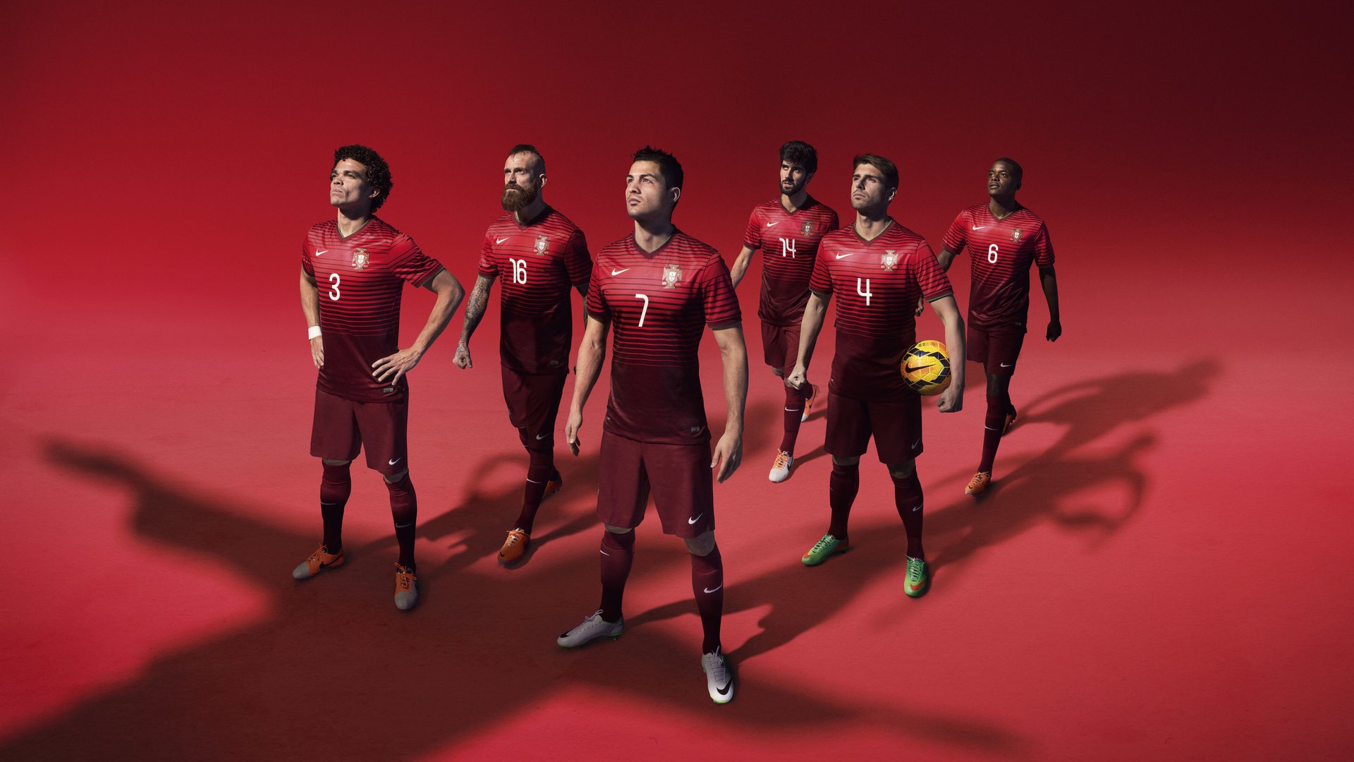 网坛传奇绿茵场破纪录，当德约科维奇让斯坦福桥陷入规则迷雾，网球天王改写斯坦福桥规则